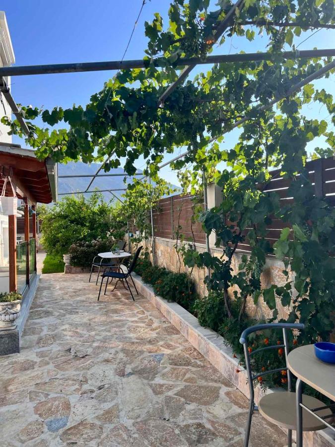 Kontis' Luxury Detached House Near The Sea Loutráki