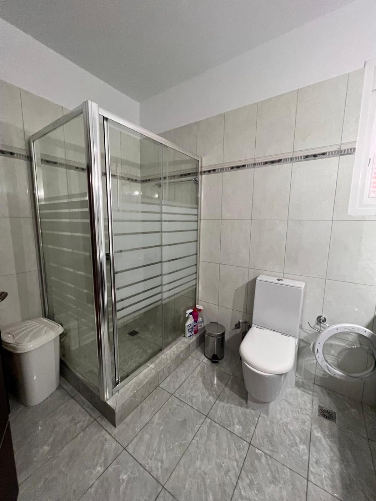 Kontis' Luxury Detached House Near The Sea * Loutráki