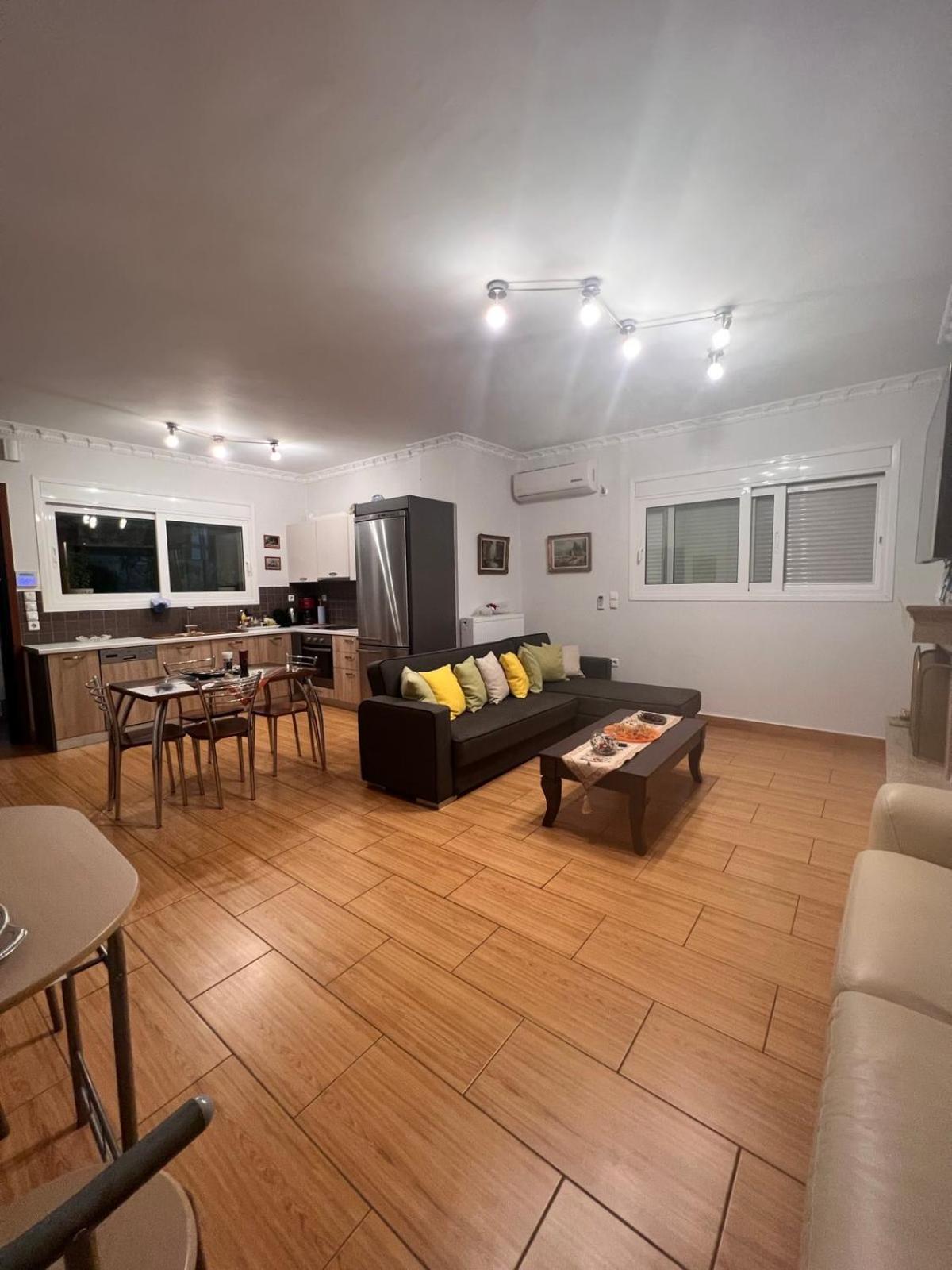 Kontis' Luxury Detached House Near The Sea *