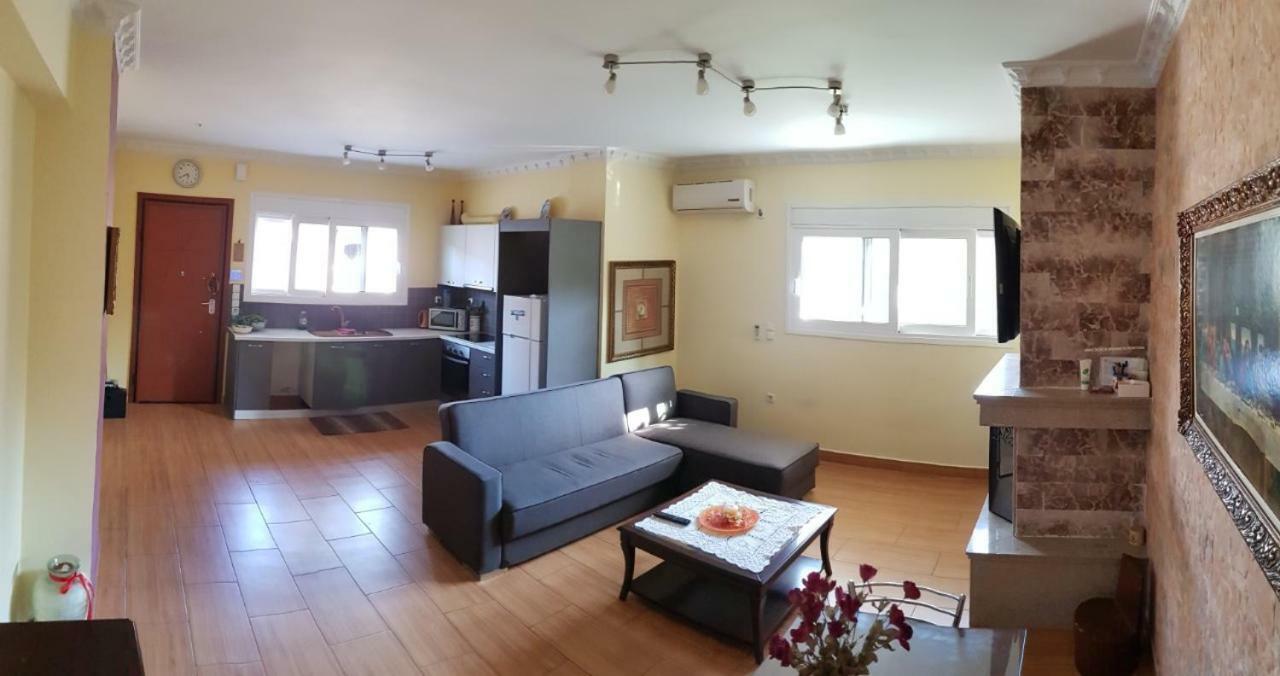 Kontis' Luxury Detached House Near The Sea Ferienhaus Loutráki